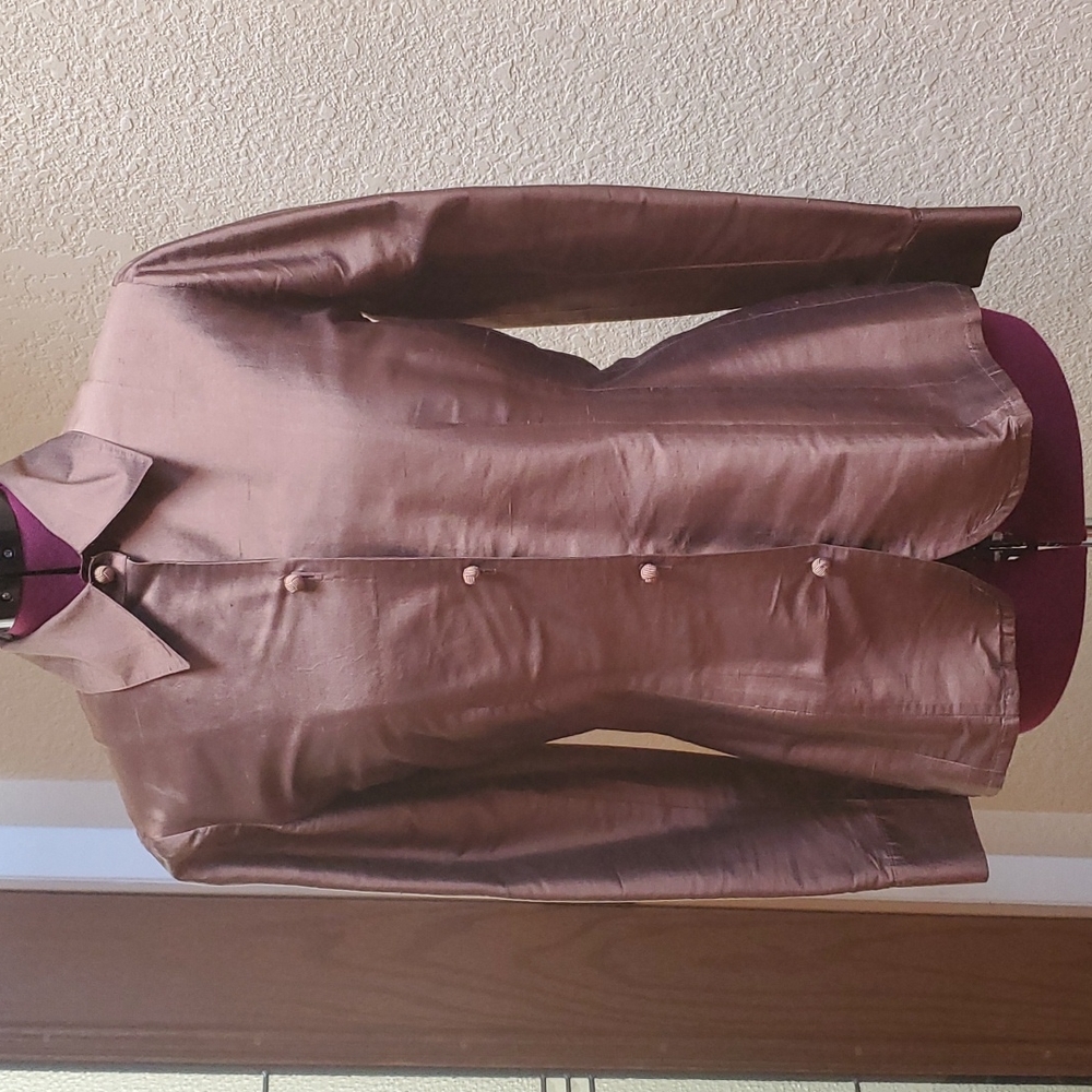 A silk shantung Connie Roberson tailored shirt blouse
